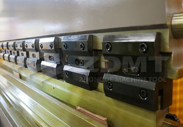 夹具.jpg 夹具.jpg