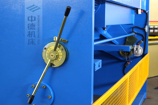 ZDS-432剪板机刀片空隙手动调理器,刻度清淅,调理省力又简洁.jpg ZDS-432剪板机刀片空隙手动调理器,刻度清淅,调理省力又简洁.jpg